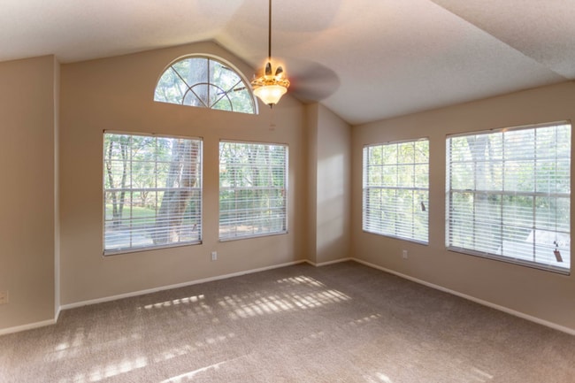 Living Room.jpg - Creekbridge Crossing