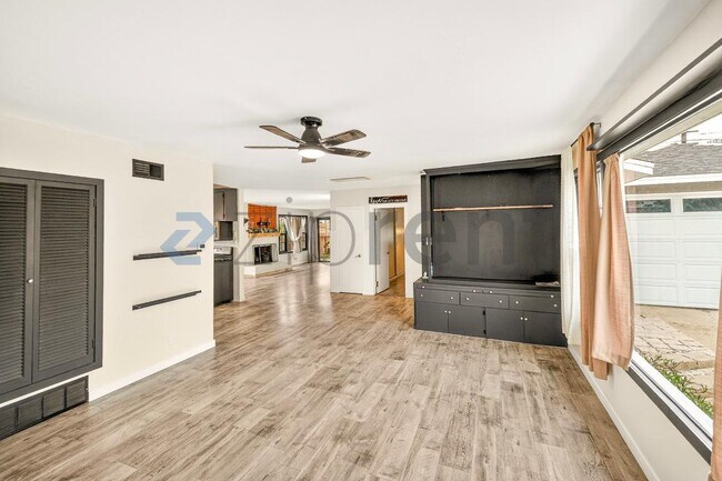 Building Photo - 6150 Coke Ave