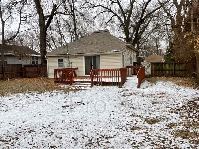 Primary Photo - 1207 N Smelter St