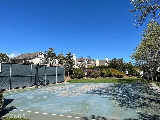 Building Photo - 3867 Thorncroft Ln