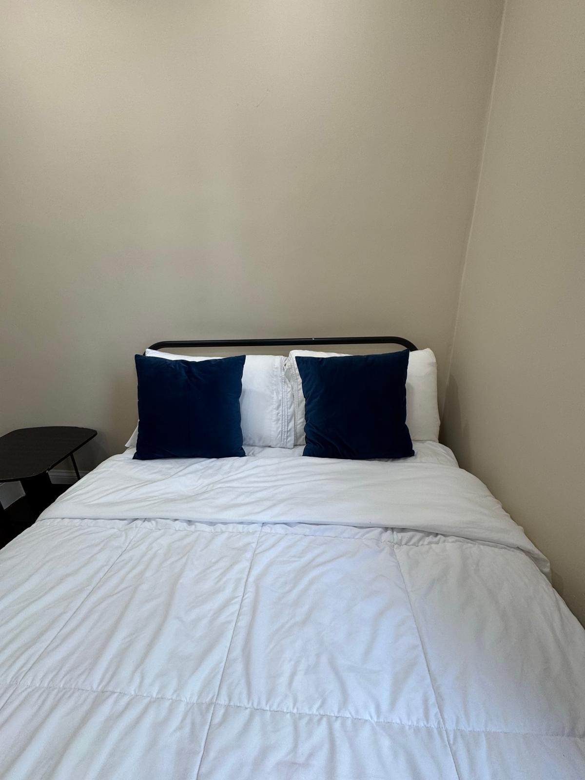 Building Photo - 252 Admiral St