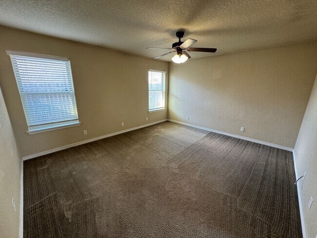 Building Photo - 601 W Little Dipper Dr