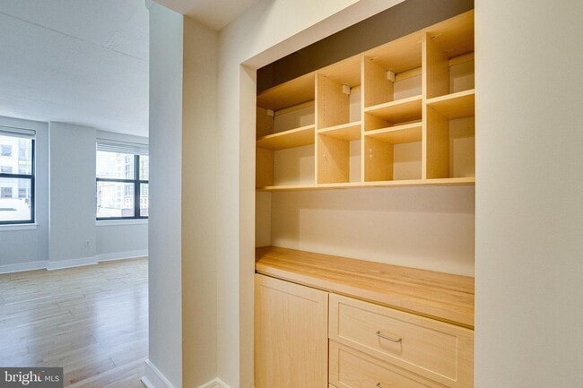 Building Photo - 809 6th St NW