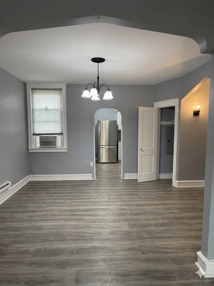 Dining room - 4744 Sheffield Ave