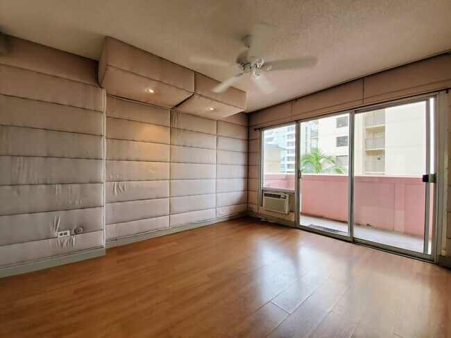 Building Photo - Available now: | 1 Bedroom, 1 Bathroom in Waikiki Cove.