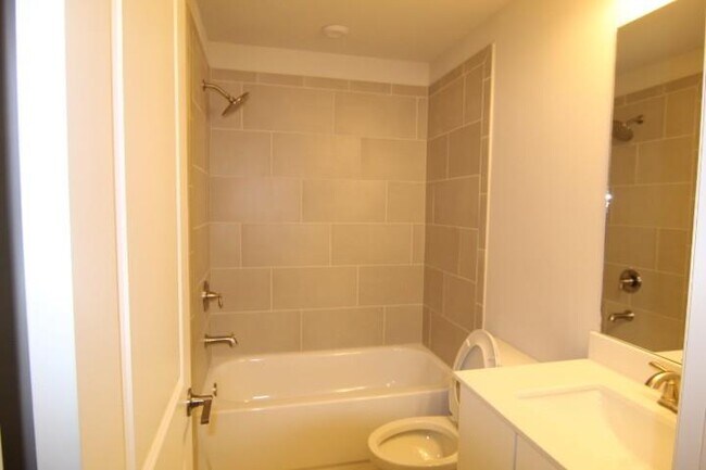 Building Photo - 1329 Rosen Rd
