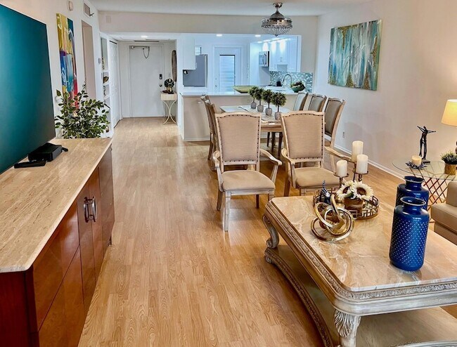 Building Photo - 3010 N Course Dr