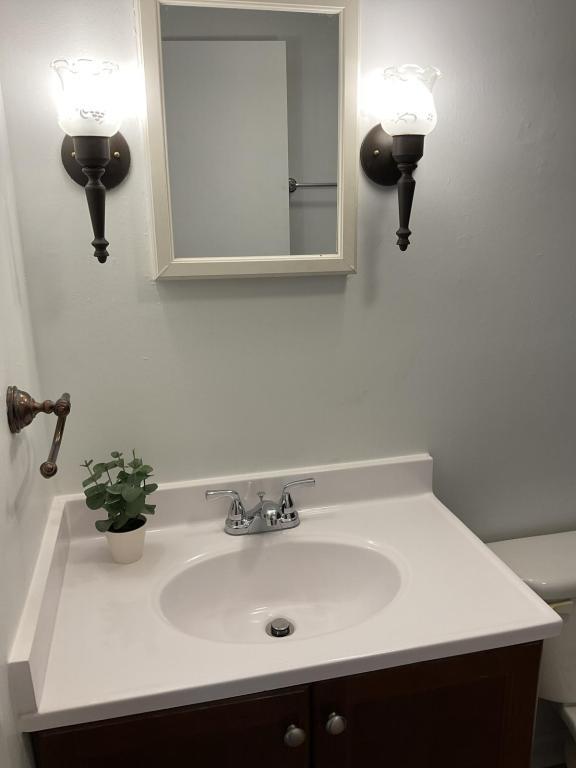 Building Photo - 420 Briar Manor