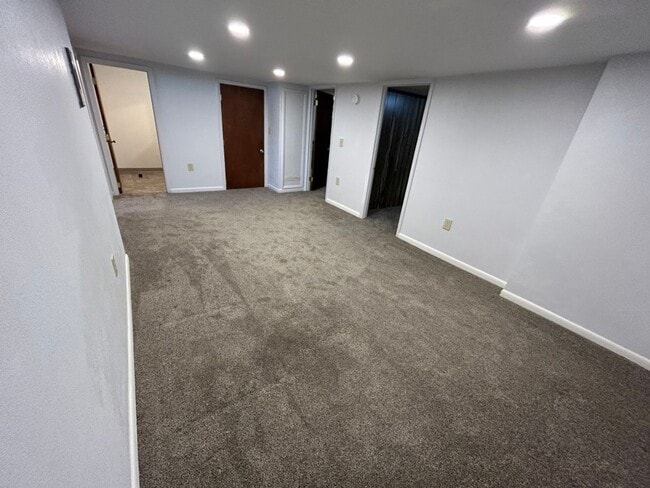 Building Photo - 1013 E Park Ave