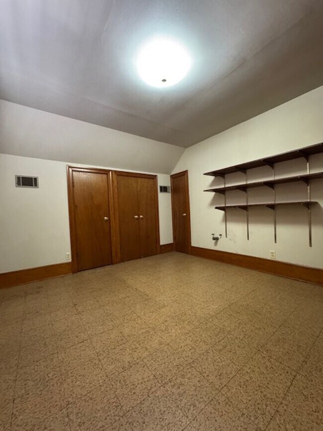 Building Photo - 1508 E Holly St