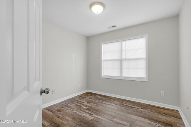 Building Photo - 152 Crooked Run Dr