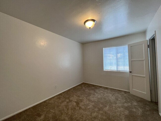 Building Photo - Must See 4 bedroom 2 and a half bathroom h...