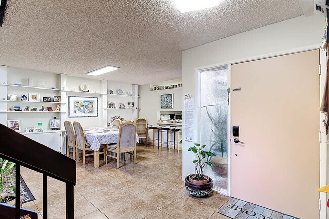 Building Photo - 693 NW 102 Pl