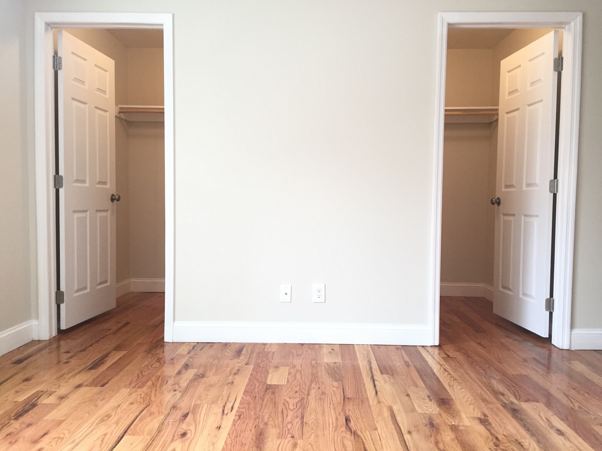 Building Photo - 270 S 20th St