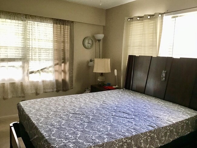 Building Photo - 84 Brighton B