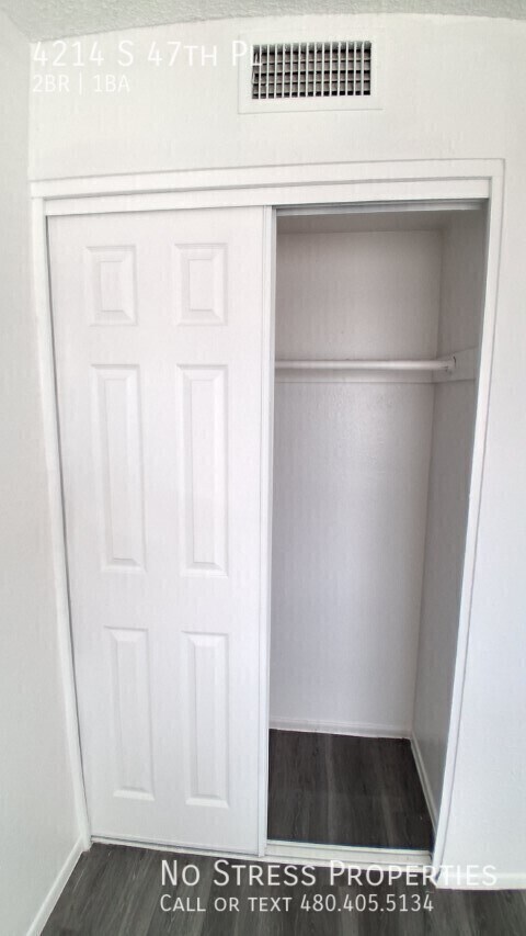 Building Photo - 4214 S 47th Pl