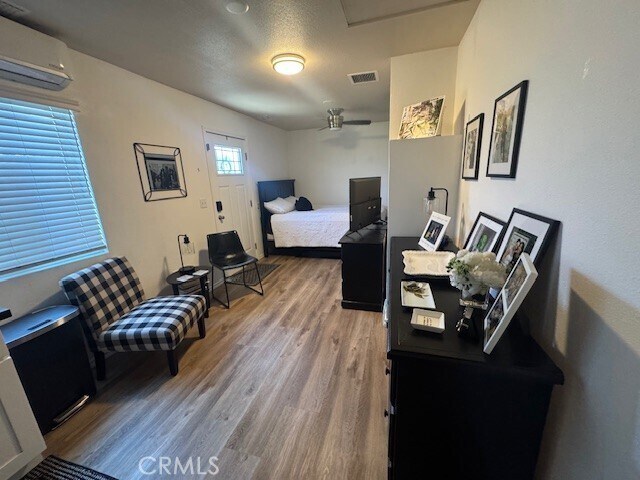 Building Photo - 1418 Oxford Ave