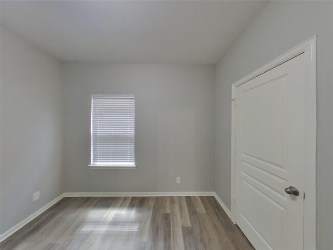 Building Photo - 6103 Coleus St