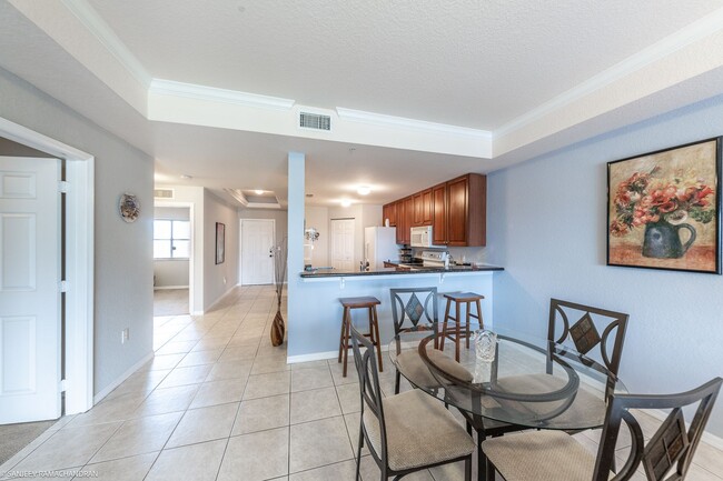 Building Photo - FURNISHED WATERFRONT CONDO IN PUNTA GORDA ...