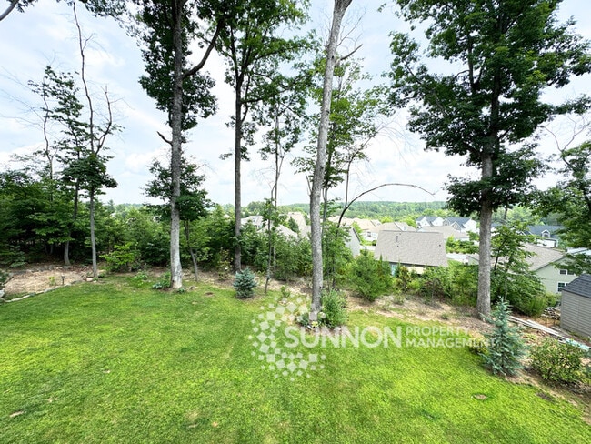Building Photo - Peaceful 3-Bedroom Retreat with Scenic Vie...