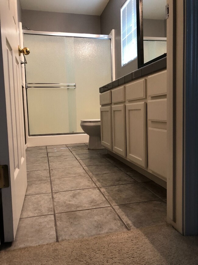 Building Photo - Immaculate 3 Bedroom, 2 Bath Home on Corner Lot