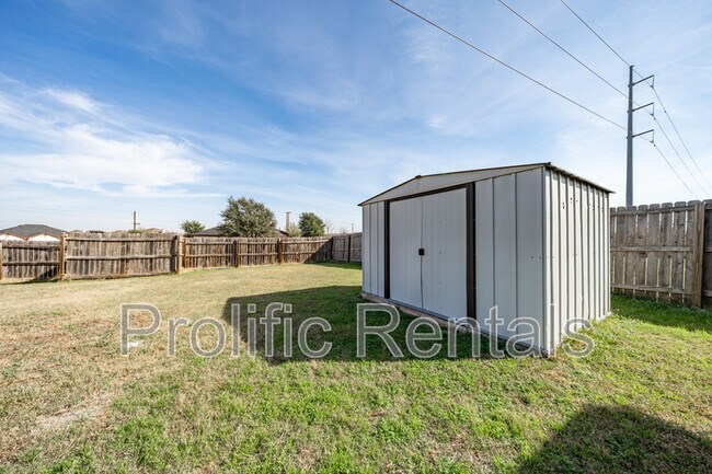Building Photo - 3211 Tom Lockett Dr