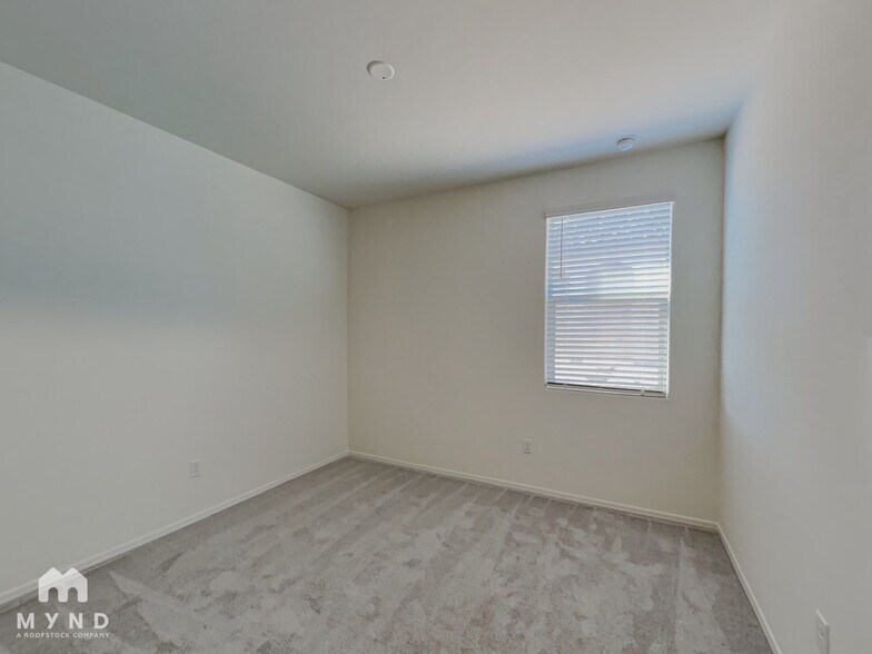 Building Photo - 7966 S Golden Bell Dr