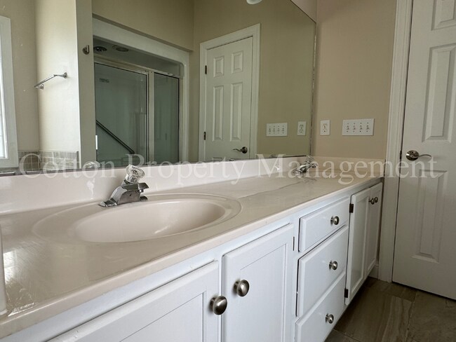 Building Photo - 7824 Sanderling Pl
