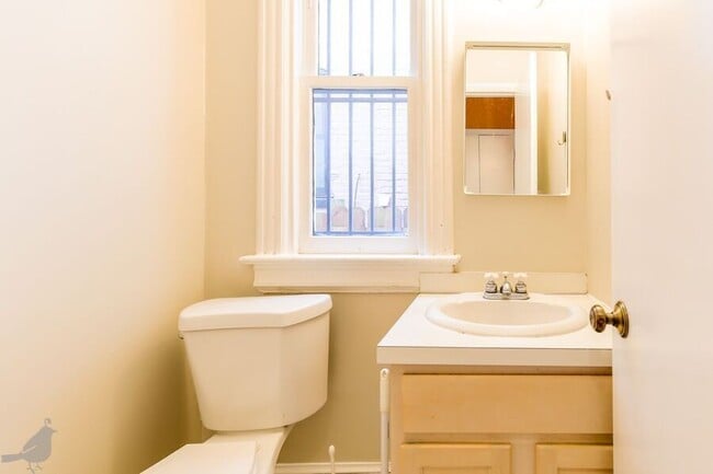 Building Photo - 337 14th St NE