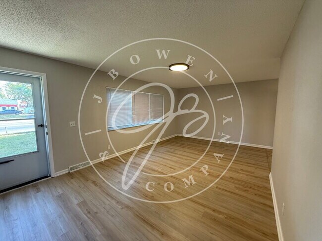 Building Photo - Beautiful  4-Bedroom Home in Maumee with S...