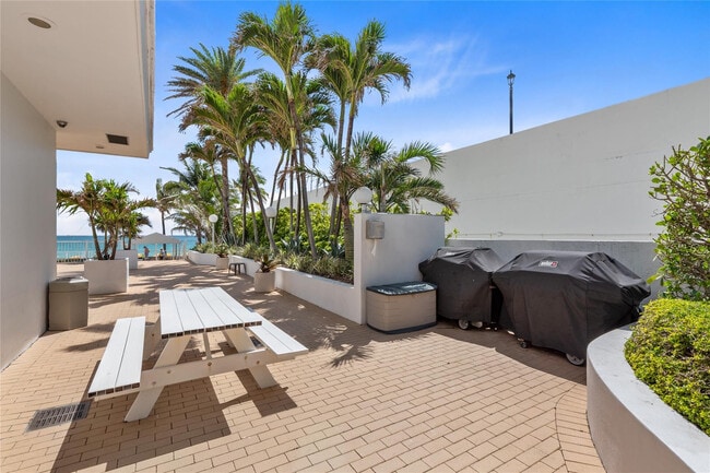 Building Photo - 4010 Galt Ocean Dr