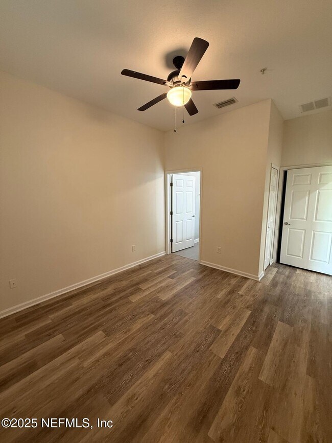 Building Photo - 7063 Deer Lodge Cir