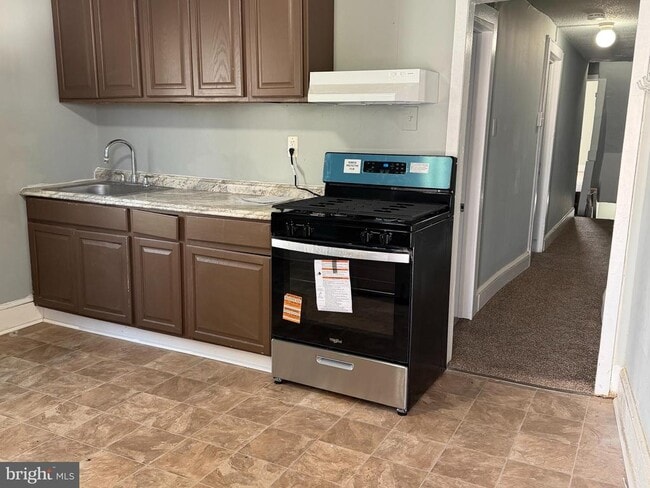 Building Photo - 205 Jones Ave