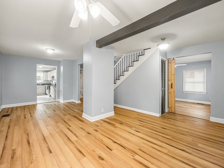 Building Photo - 722 Ellis St