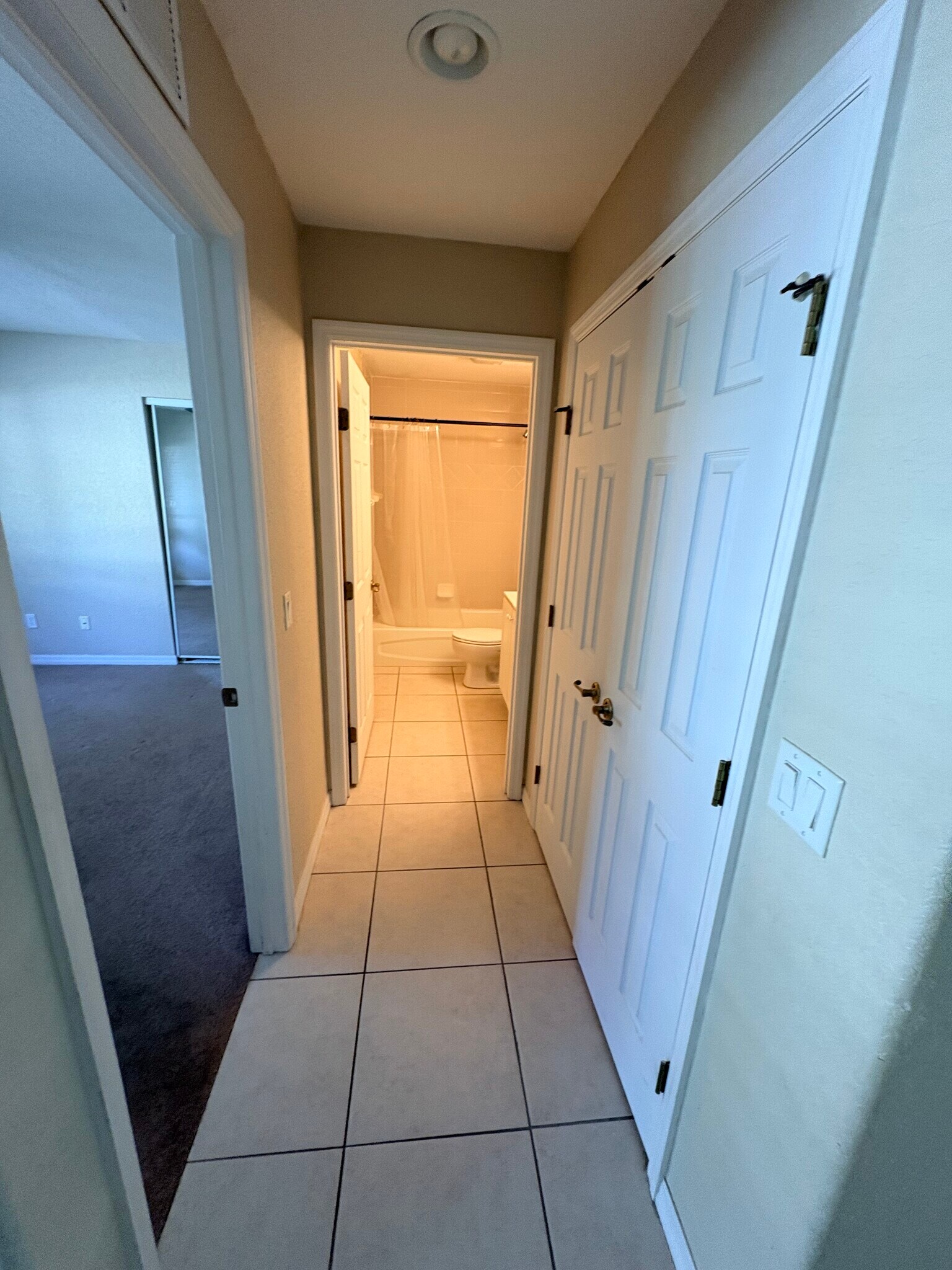 Building Photo - 533 Wayne Ave