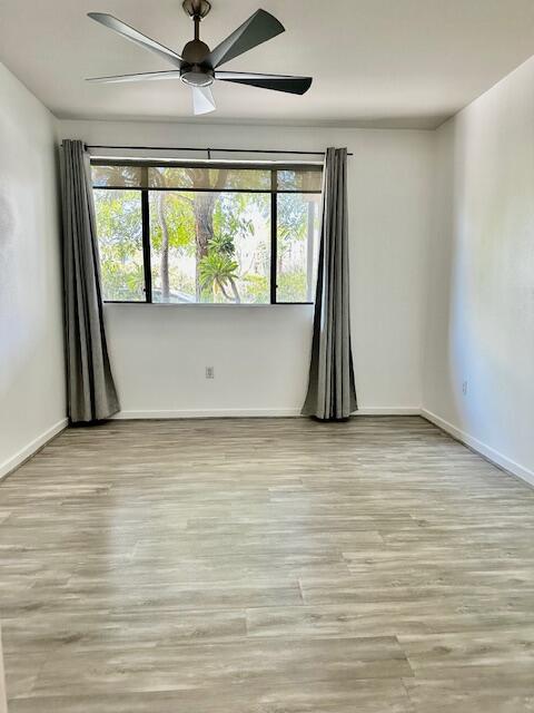Building Photo - 870 E Palm Canyon Dr