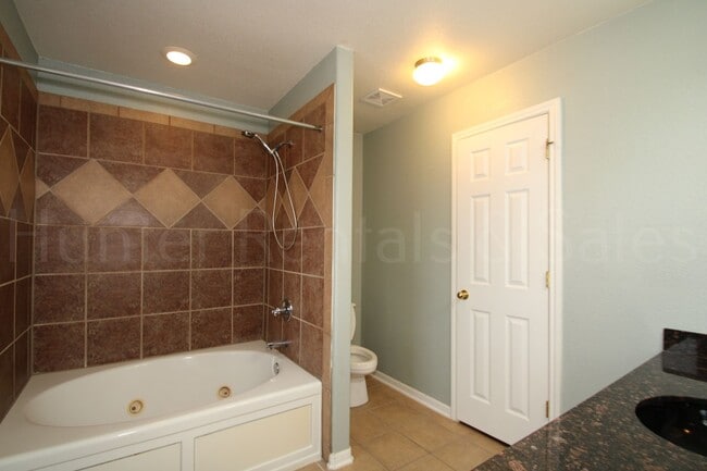 Building Photo - Goodnight Ranch!