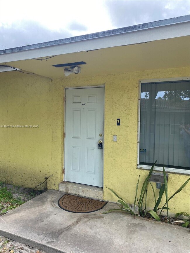 Building Photo - 258 NE 41st St