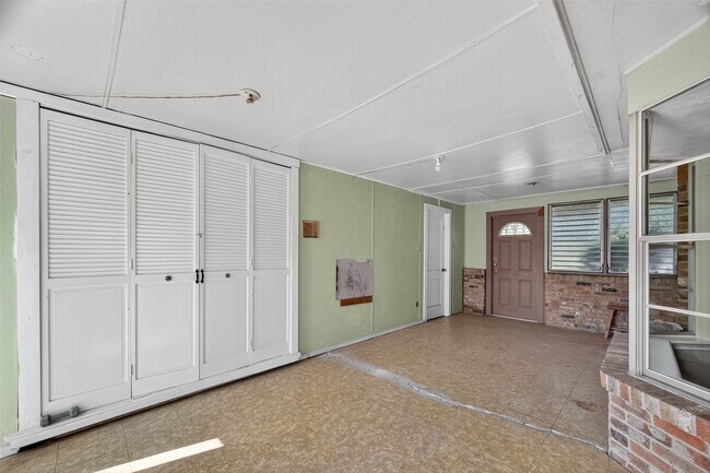 Building Photo - 9123 Langdon Ln