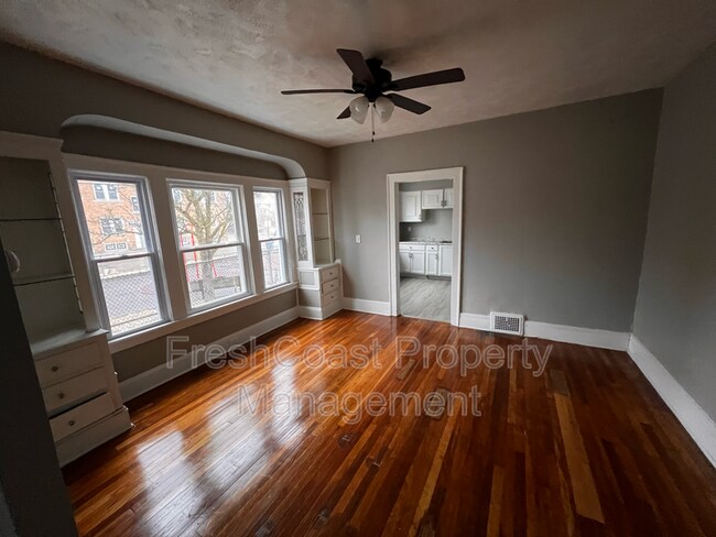 Building Photo - 3402 E 145th St