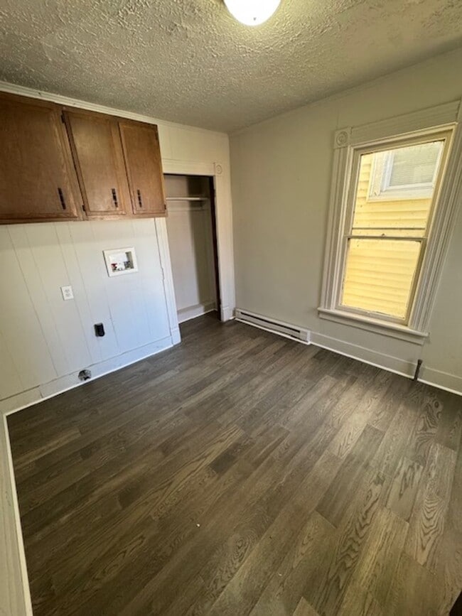 Building Photo - 1026 Rivermet Ave