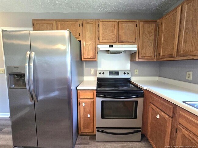 Building Photo - 7132 Dayspring Dr