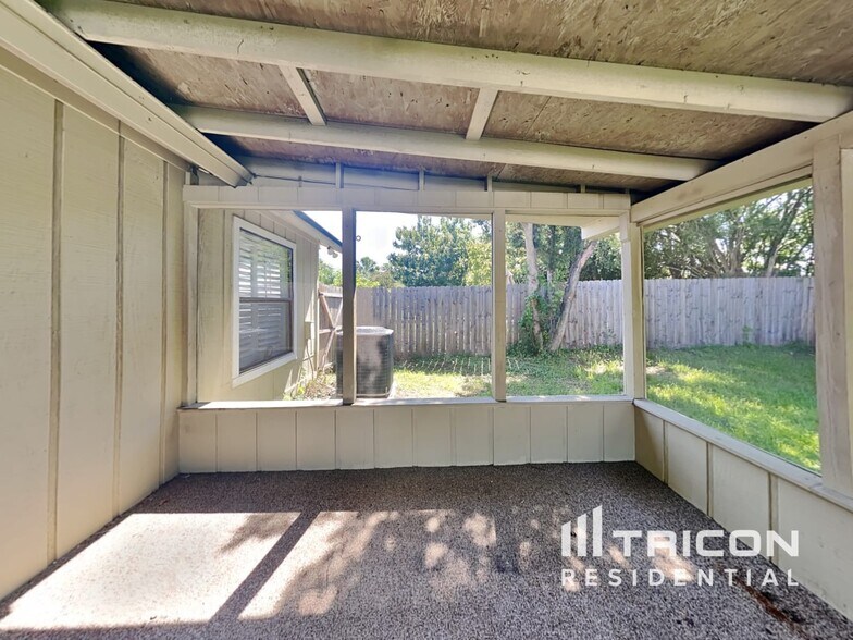 Building Photo - 4672 Wassail Dr
