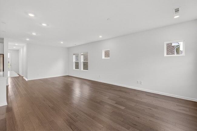 Building Photo - 4909 Russell David Dr
