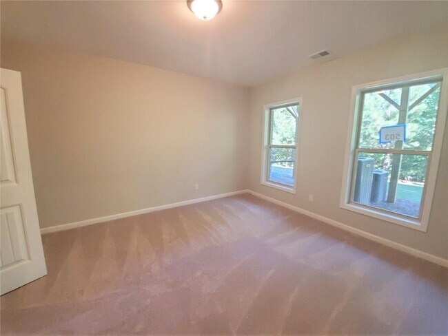 Building Photo - 881 Sunset Park Dr