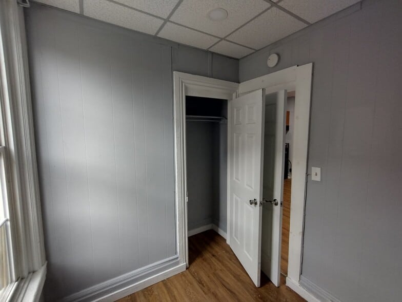 Building Photo - 3159 6th Ave