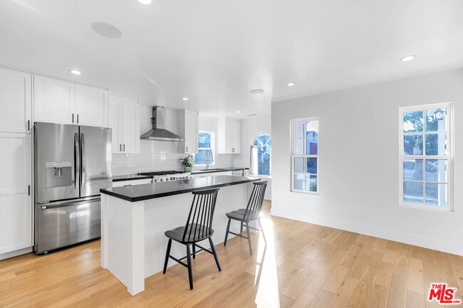 Building Photo - 3062 Field Ave