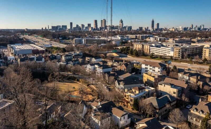 Building Photo - 947 N Ormewood Park Dr SE