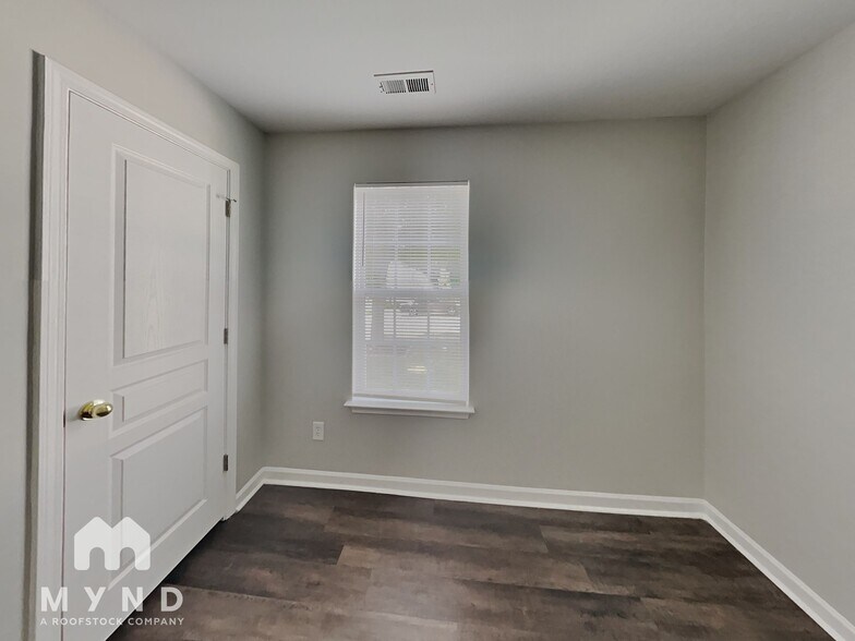 Building Photo - 6039 Mary Blair Ln
