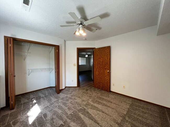 Building Photo - $1,175 | 2 Bedroom, 1 Bathroom Condo | No ...